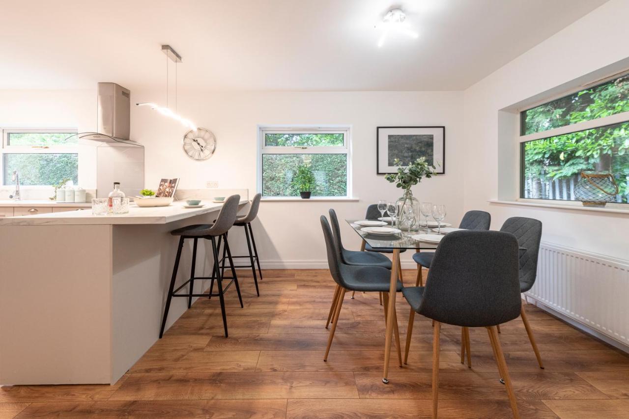 Large 2-Bedroom Bungalow Near Airedale Hospital, Keighley, Convenient Location With Parking Steeton Ngoại thất bức ảnh